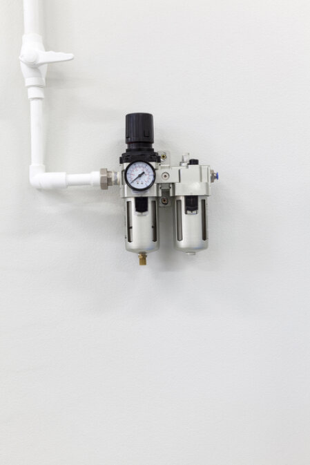 Druckminderer und Gasschlauch mit Flowmeter im Detail